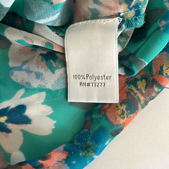 LC Lauren Conrad Top blouse, V-neck&back floral Light green peach blue Size XS - Picture 9 of 9